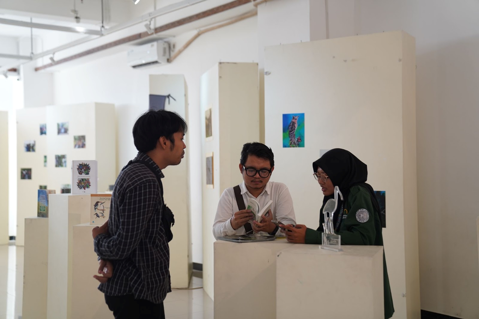 Exhibition Malang Eyes Lapwing 2024 : Menyelami Pesona Burung Liar Melalui Karya Fotografi di MCC