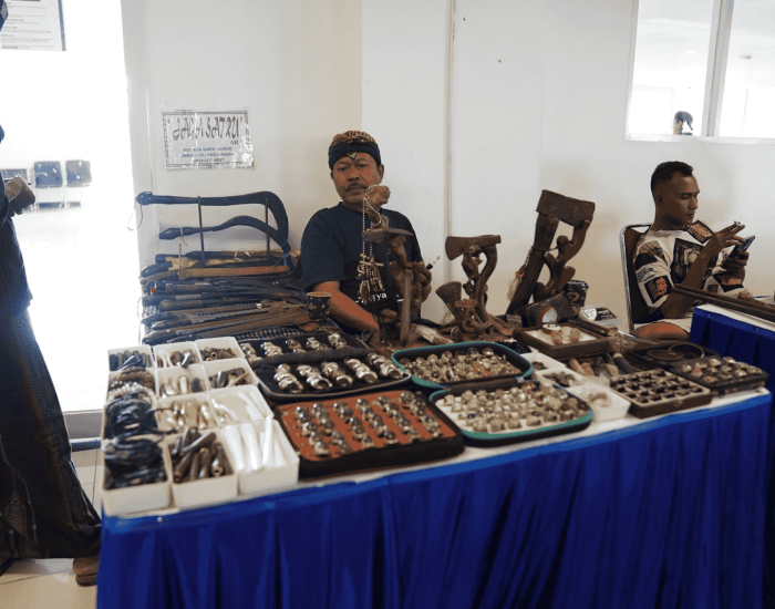 Komunitas Keris Meramaikan Festival Keris yang Penuhi Lantai 3 MCC di Festival Mbois IX